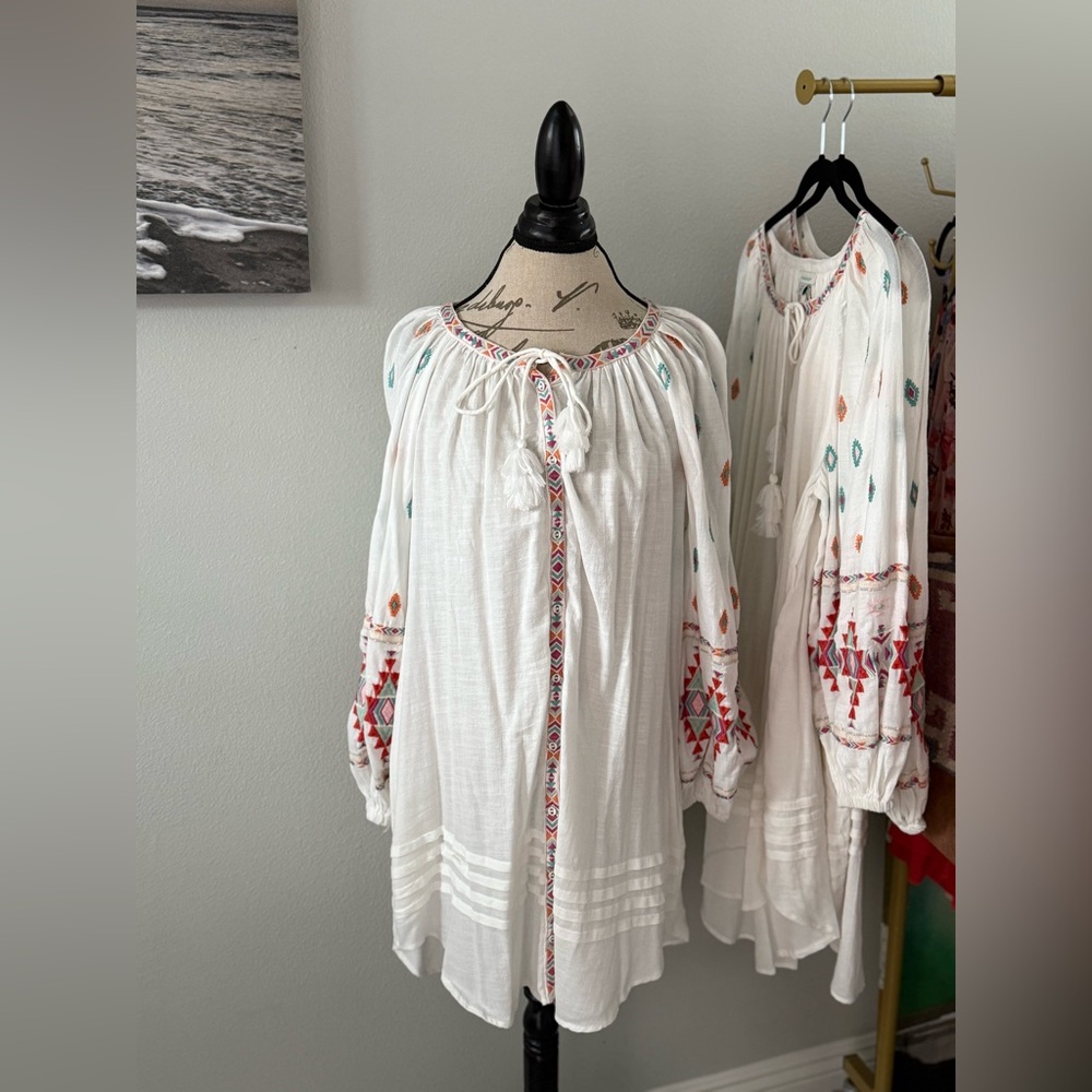 NEW WITH TAGS Cotton Sundance Sun and Sand Tie Front Dress/Coverup w/ Embroidery